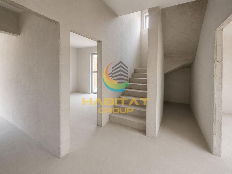 Duplex cu 5 camere cu Canalizare în Central