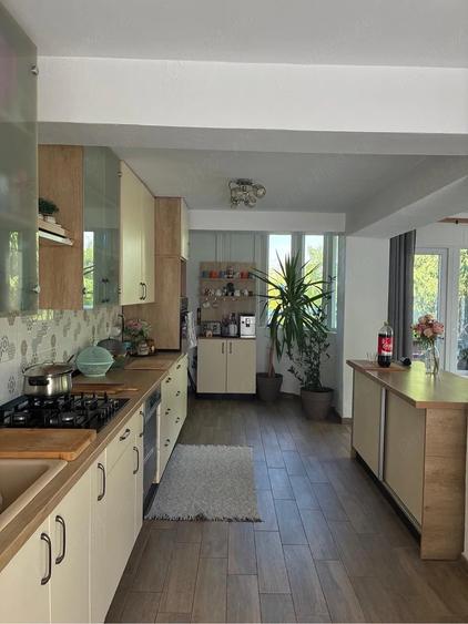 Casă cu Teren 6650 Mp în Cuvin