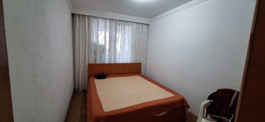 Apartament cu 4 camere semidecomandat în Dristor
