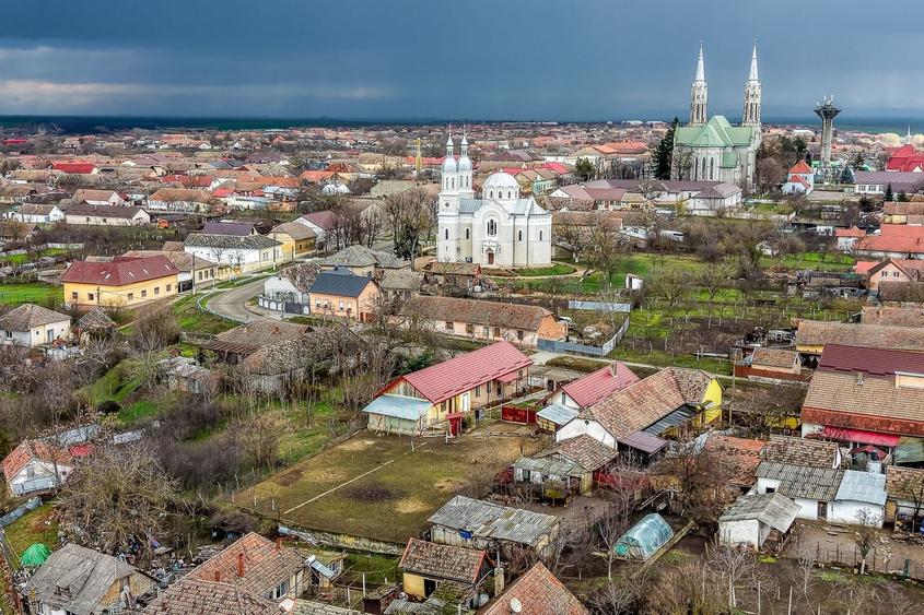 Casă individuală cu 3 camere cu Canalizare în Vinga
