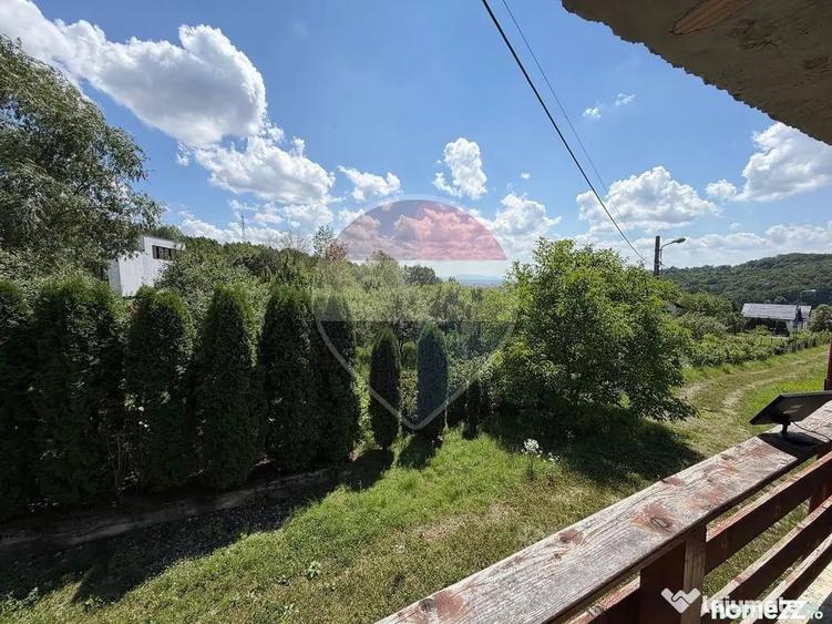 Casă cu 3 camere cu Teren 1594 Mp în Valea Borcutului