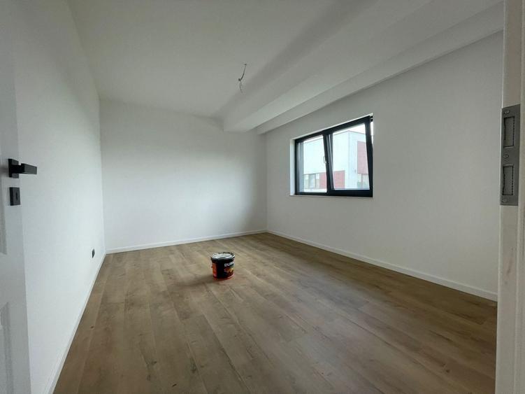 Casă individuală cu 4 camere cu Canalizare în Central