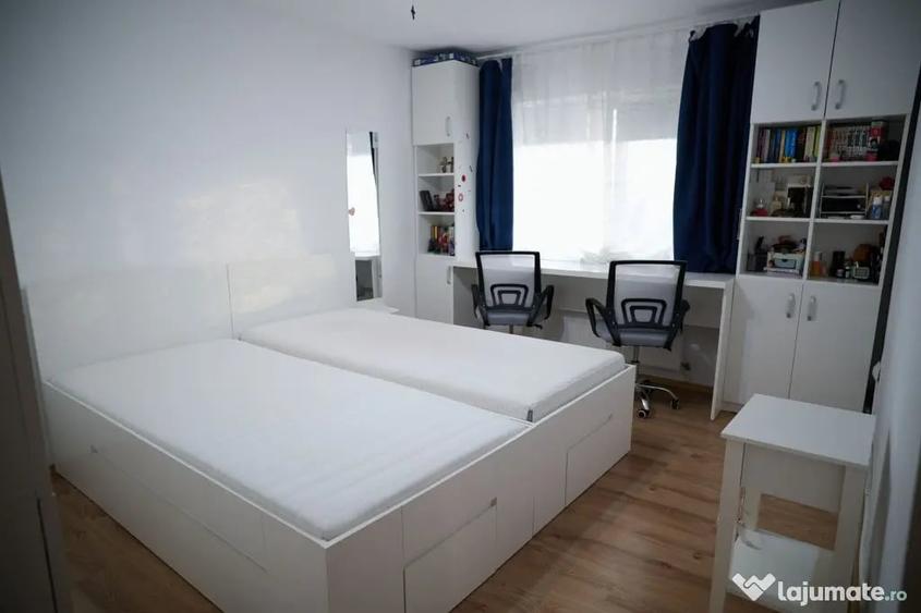 Apartament cu 3 camere decomandat în Micro 5