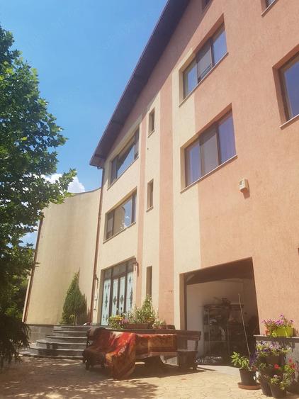 Casă cu Teren 1250 Mp în Central