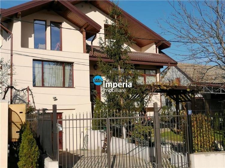 Duplex cu 9 camere cu Canalizare în Popas Păcurari