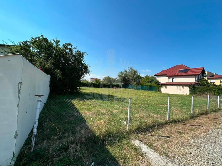Teren Construcții intravilan de 1000 mp, în Albert