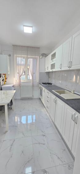 Garsonieră decomandată în Valea Adâncă