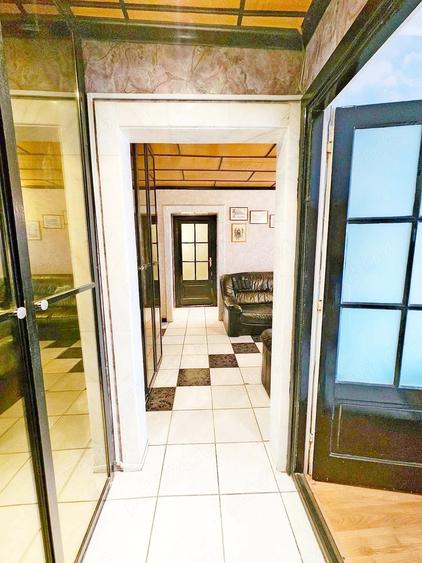 Apartament cu 4 camere semidecomandat în Dorobanților
