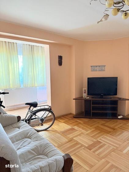 Apartament cu 4 camere decomandat în Siderurgiștilor