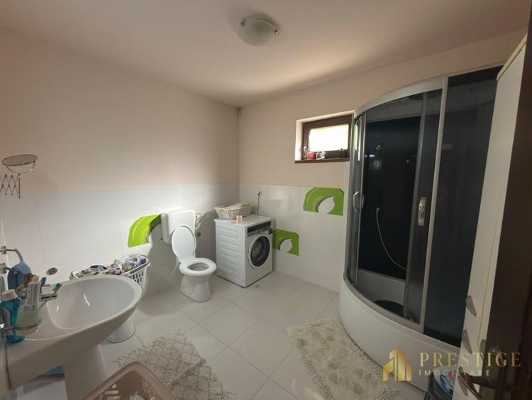 Casă individuală cu 6 camere cu Canalizare în Dealuri Oradea