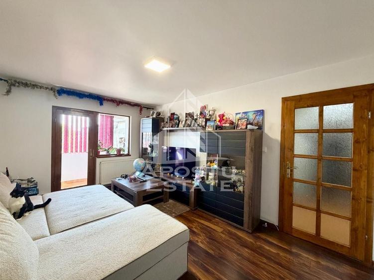 Apartament cu 3 camere decomandat, mobilat în Lipovei