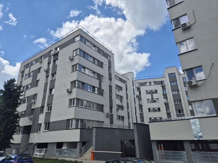 Apartament cu 5 camere decomandat în Militari