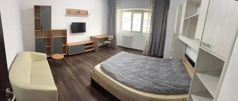 Garsonieră decomandată în Păcii