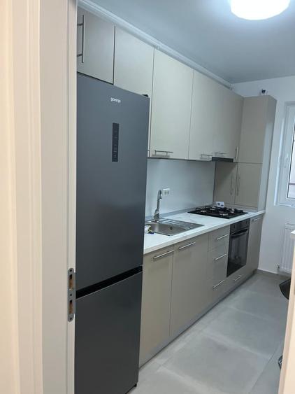 Apartament cu 2 camere decomandat, mobilat în Central