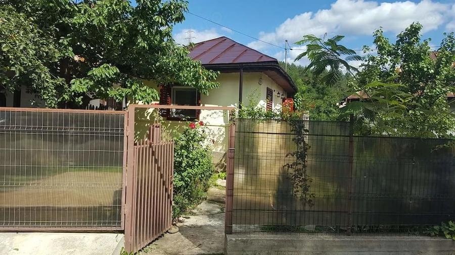 Casă cu 3 camere cu Teren 348 Mp în Central