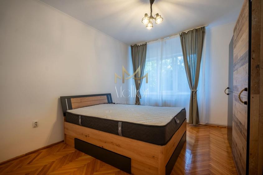 Apartament cu 4 camere decomandat în Andrei Mureșanu