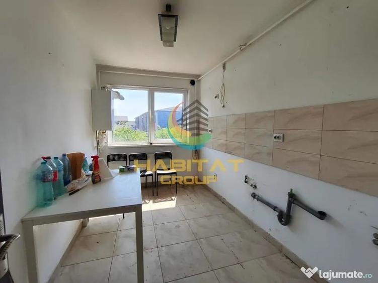 Apartament cu 3 camere decomandat în Exterior Vest