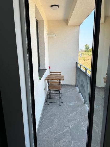 Apartament cu 2 camere semidecomandat, mobilat în Tunari