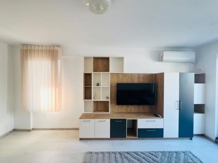 Apartament cu 3 camere, mobilat în Pipera