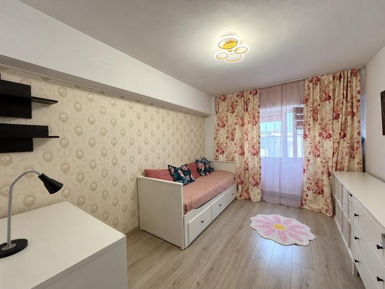 Apartament cu 2 camere decomandat, mobilat în Dacia