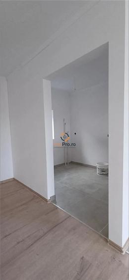 Casă cu 2 camere cu Teren 700 Mp în Variaș