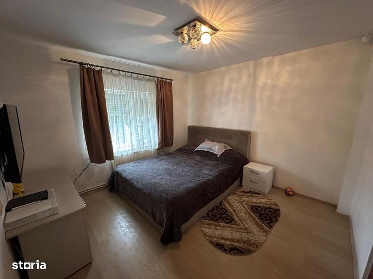 Casă cu 4 camere în Palanca