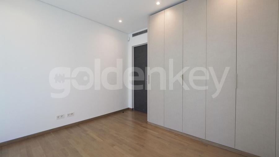 Apartament cu 4 camere decomandat, mobilat în Primăverii