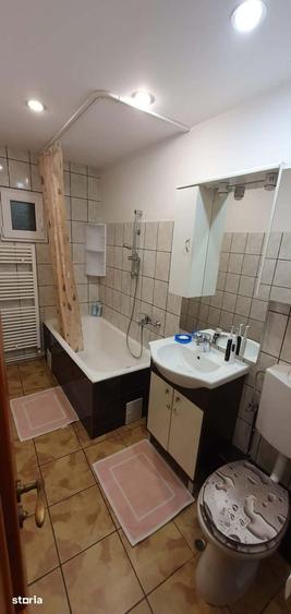 Apartament cu 3 camere decomandat, mobilat în Aurel Vlaicu