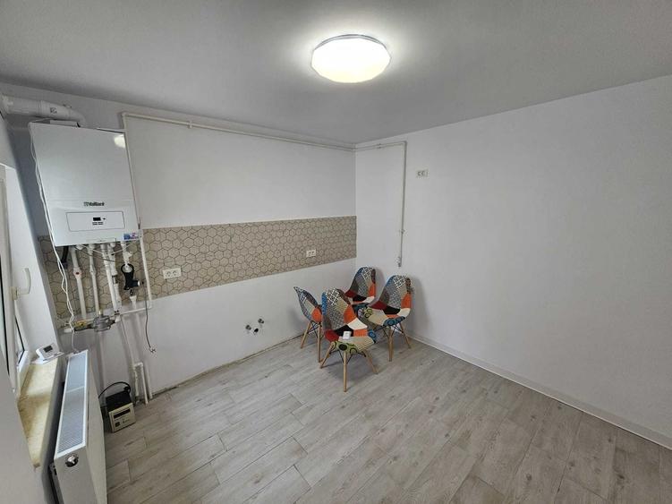 Casă cu 4 camere decomandat în Brătianu