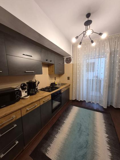 Apartament cu 4 camere decomandat în Nicolina