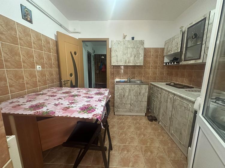Apartament cu 2 camere decomandat, mobilat în Călărași