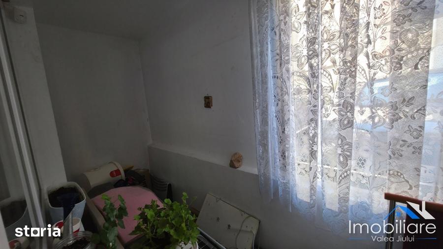 Spațiu comercial, de 51 mp, în Petros