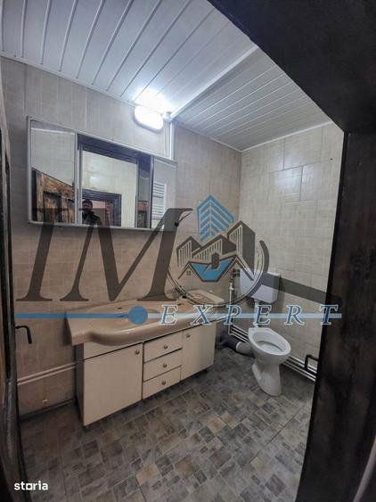 Casă cu 2 camere cu Teren 2301 Mp în Central