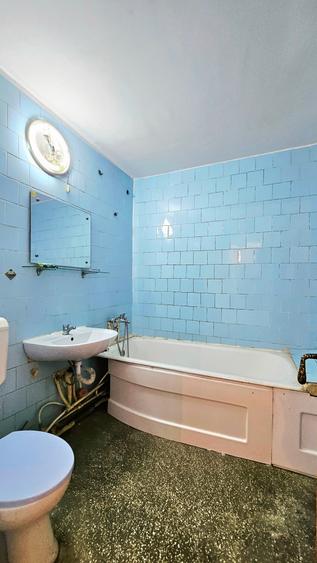 Apartament cu 3 camere decomandat în Dristor
