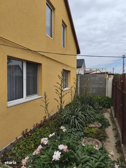 Casă cu 3 camere cu Teren 540 Mp în Bujac