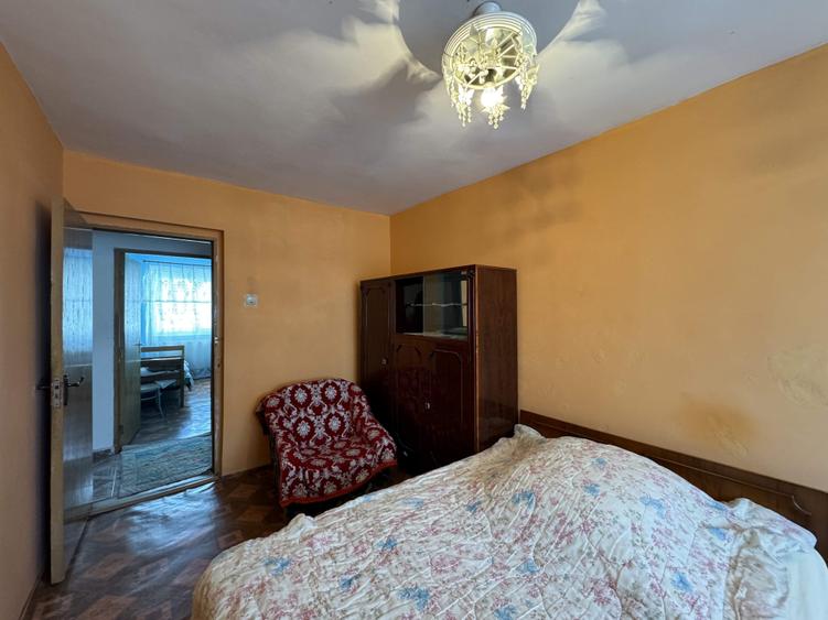 Apartament cu 3 camere semidecomandat în Zahana