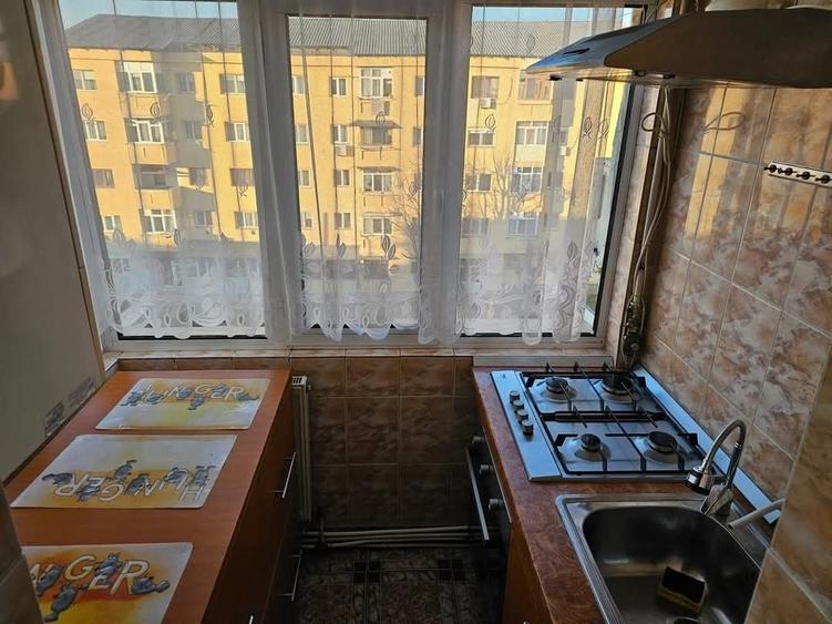 Apartament cu 2 camere decomandat în Romanești