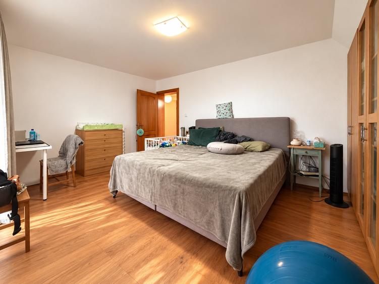 Apartament cu 3 camere decomandat în Moșnița Nouă