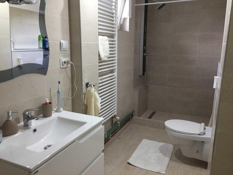 Casă cu 3 camere în Nou