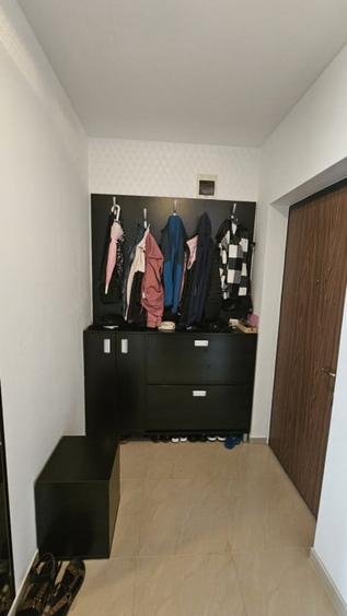 Apartament cu 3 camere semidecomandat, mobilat în Florești — fotografia 2