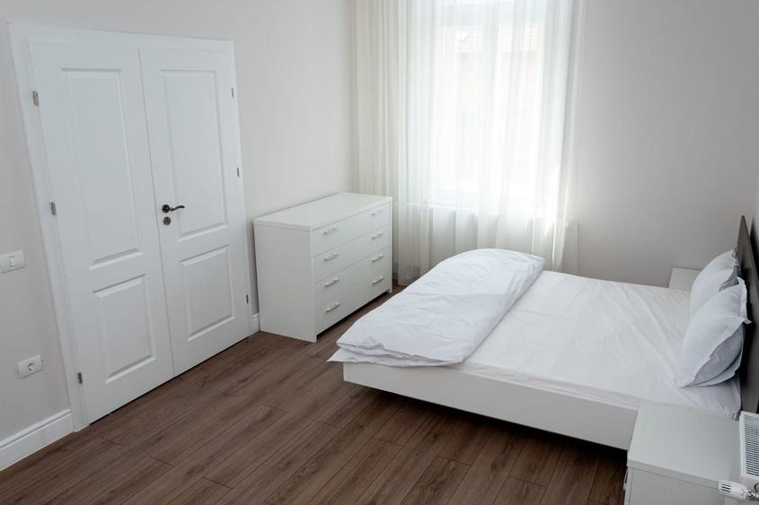 Apartament cu 3 camere, mobilat în Sinaia