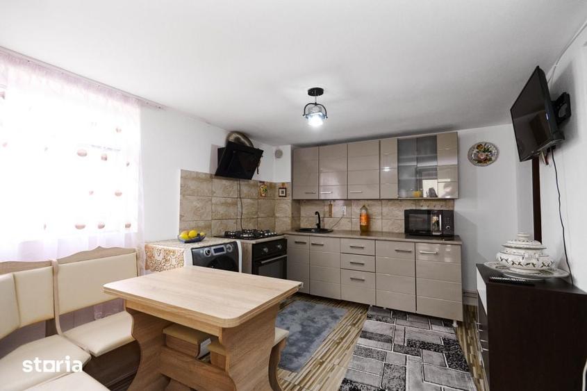 Casă cu 2 camere cu Teren 1000 Mp în Pietrari