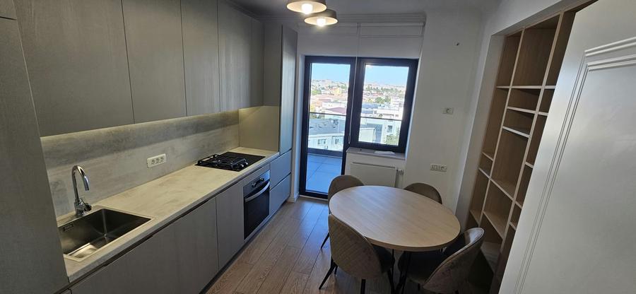 Apartament cu 2 camere decomandat în Trocadero