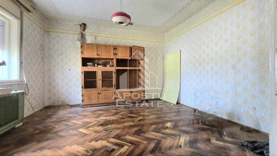 Casă cu 2 camere cu Canalizare în Central