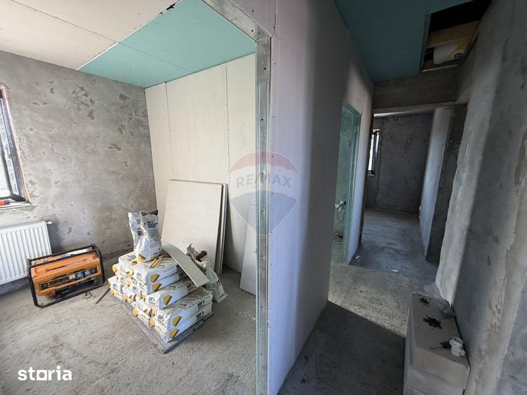 Casă cu 4 camere cu Teren 497 Mp în Câmpineanca