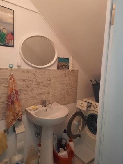 Casă individuală cu 10 camere cu Canalizare în Coiciu
