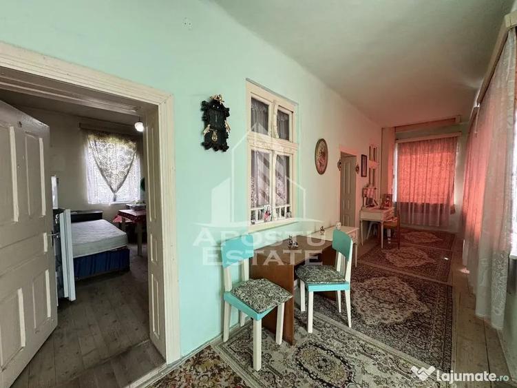 Casă cu 4 camere cu Teren 5000 Mp în Tisa