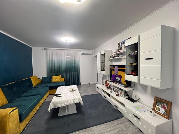 Apartament cu 3 camere decomandat, mobilat în Exterior Nord