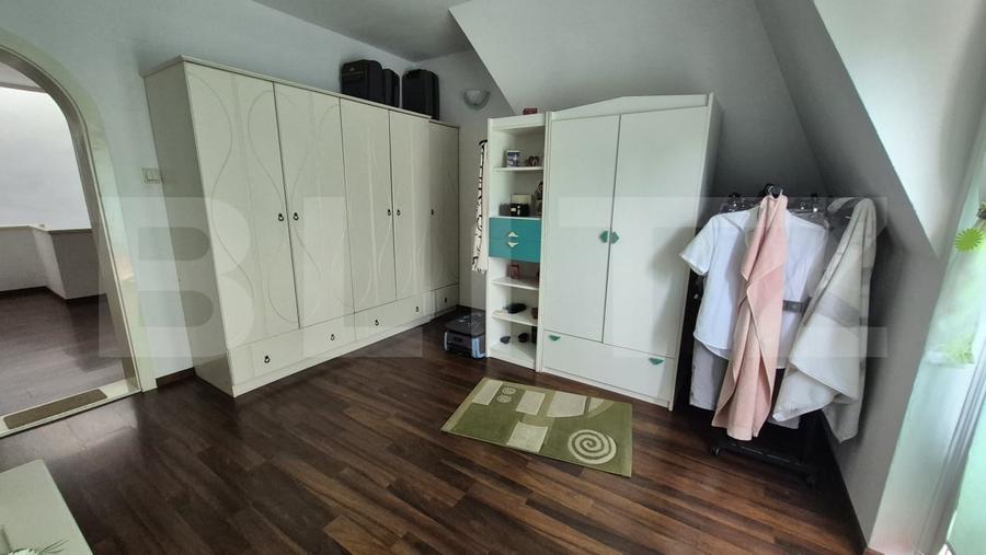 Casă individuală cu 6 camere cu Canalizare în Cloșca