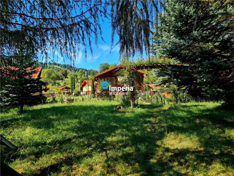 Teren extravilan de 4544 mp, în Est
